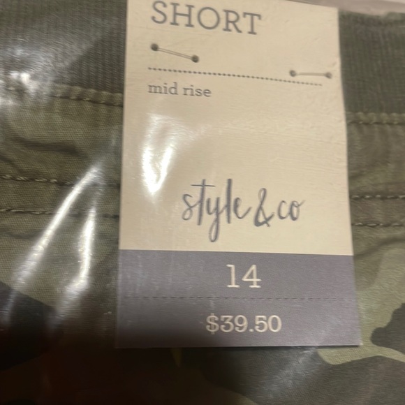 New Women’s Ladies STYLE & CO Green Camo Stars Printed Cargo Short - Picture 5 of 5